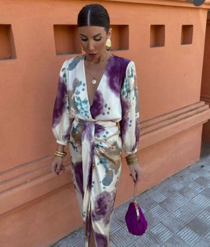 AINE - ELEGANT KIMONO DRESS WITH V-NECK