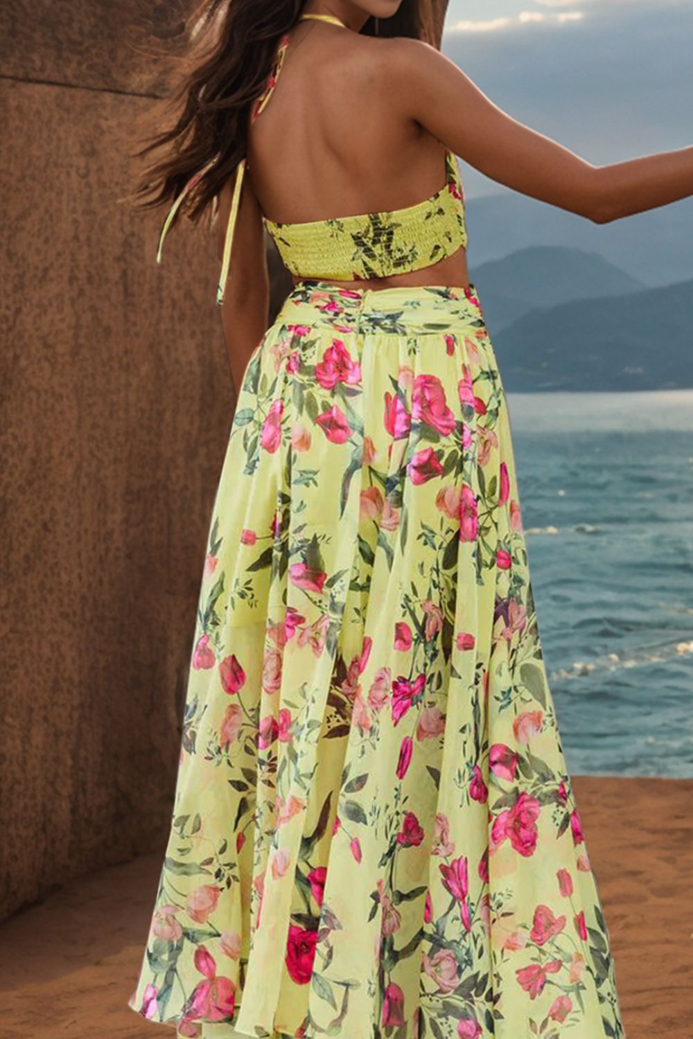 FARRAH BACKLESS FLORAL PLUNGE DRESS