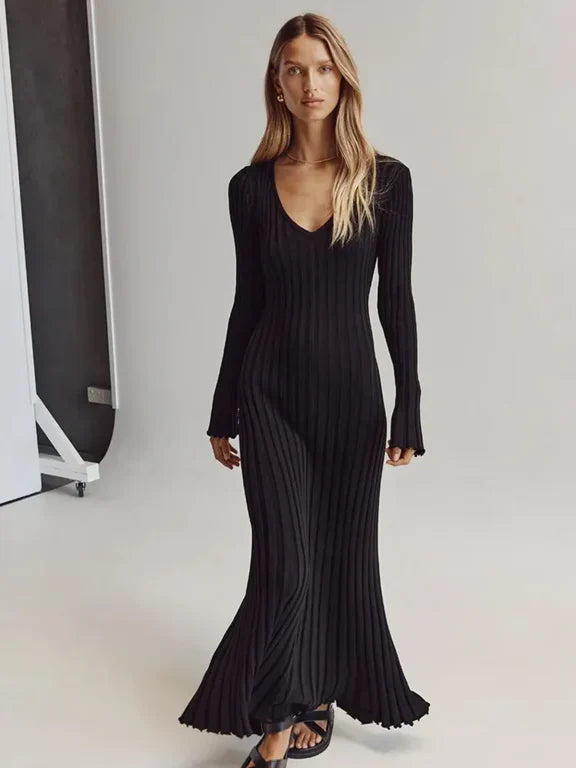 Puck - V-Neck Knitted Long Sleeve Dress