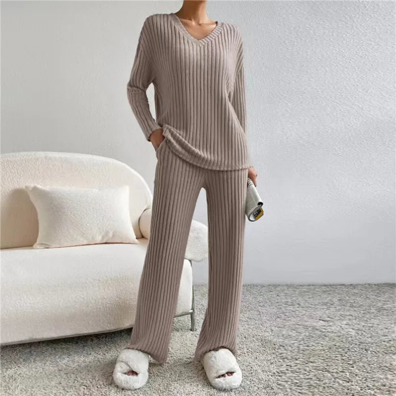 Carrie - Ribbed V-Neck Comfort Set