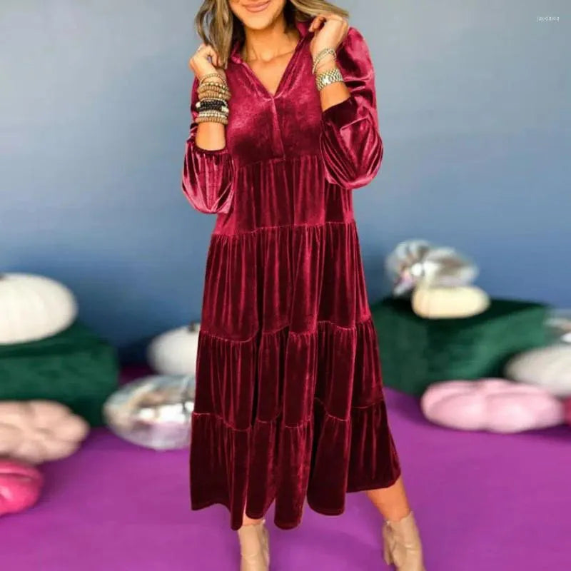 Lux - Vintage Long Sleeve Velvet Dress