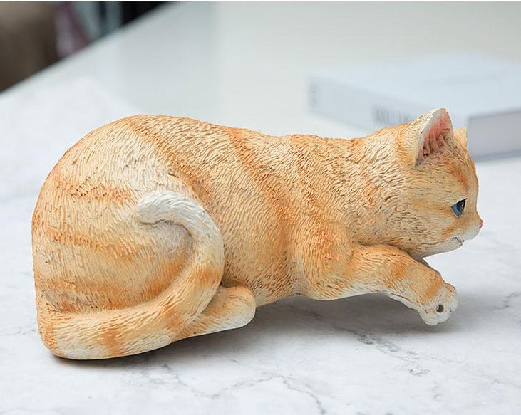 Aide Mother Cat Figurine